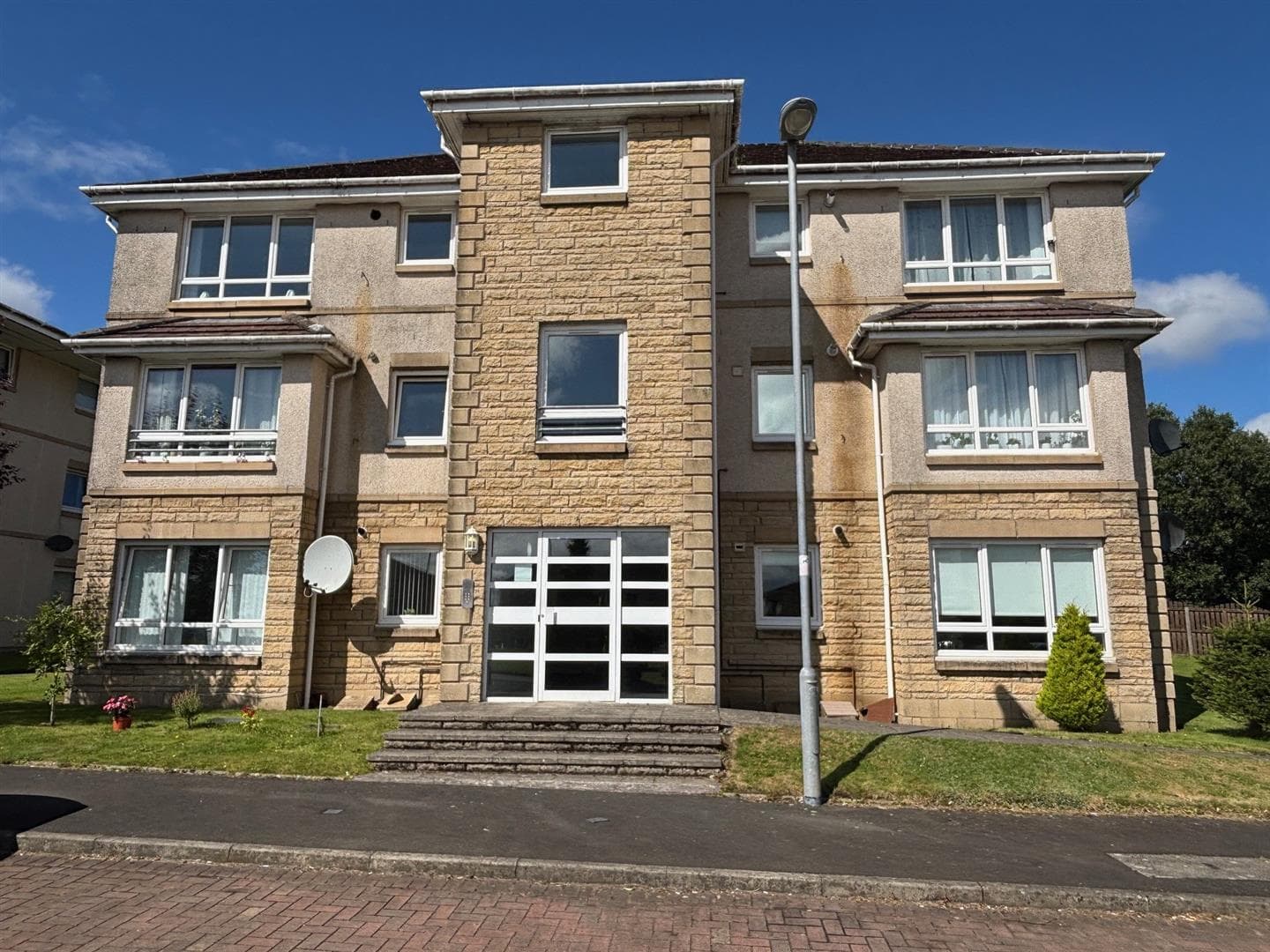 Millhall Court, Plains