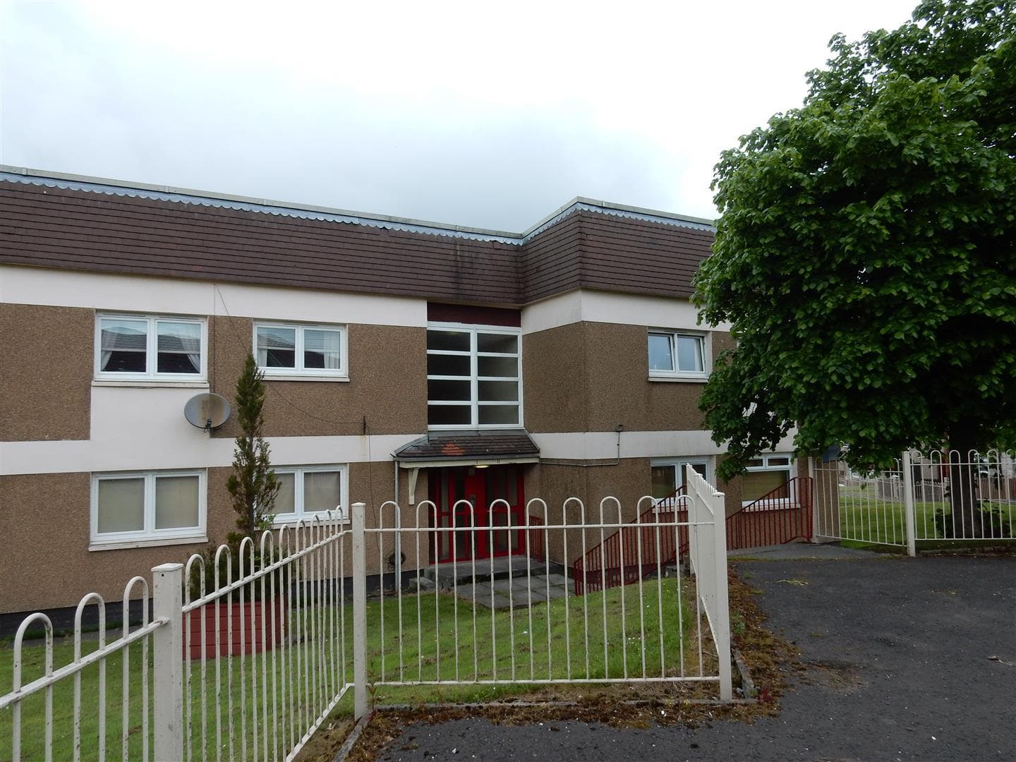 Suna Path, Shotts